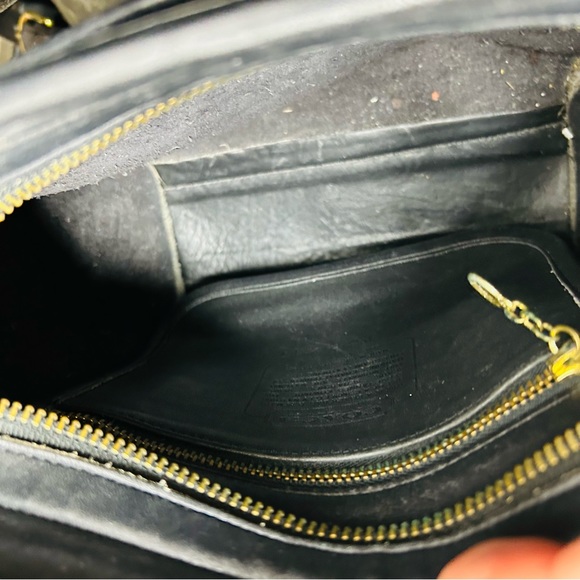 Coach vintage black leather crossbody bag made in USA - Picture 4 of 4